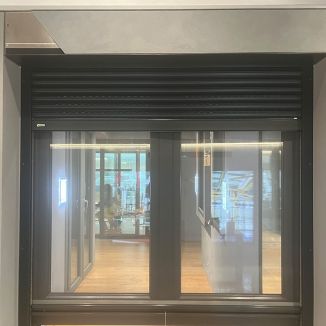 Rulou exterior suprapus, acționare manuală, cu plasă de insecte, 1500x1300 mm